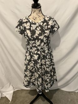 Black and White Floral Print Fit-and-Flare Dress