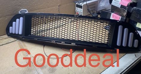 YY3 Honeycomb Front Bumper Grille w/LED DRL Compatible with 18-20 Ford Mustang Base 