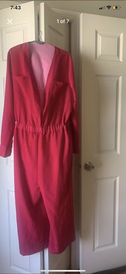 mossino size large.  But I would recommend for size up to size 10.  magenta pants jumper.  One piece