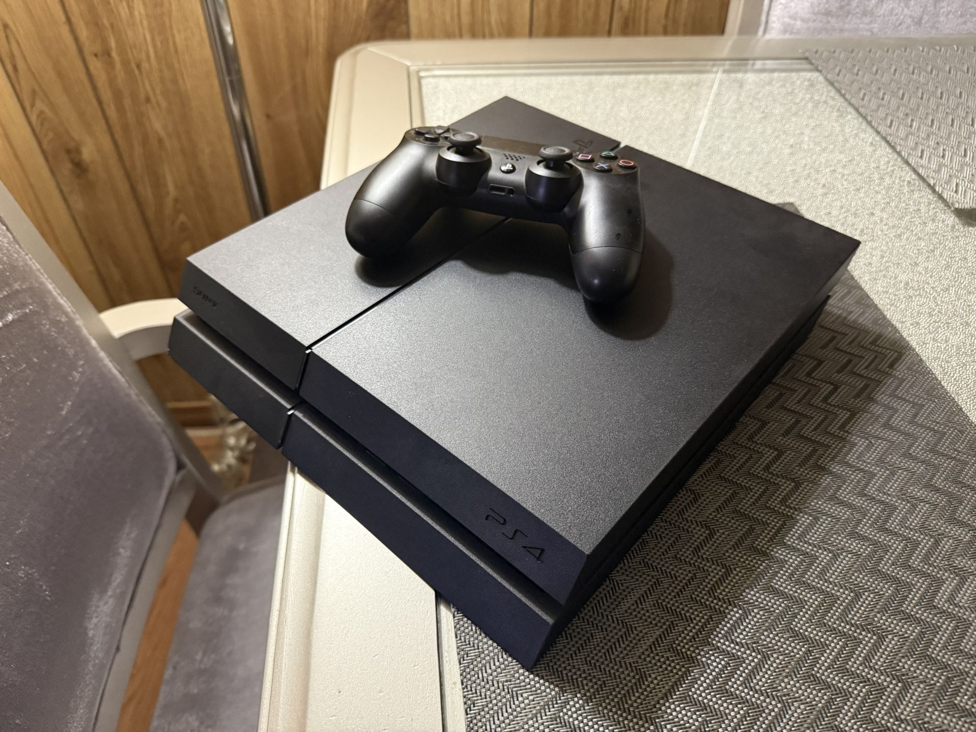 PS4/ PlayStation 4