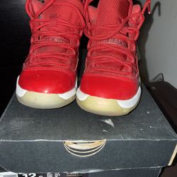 Jordan 11’a size 12c