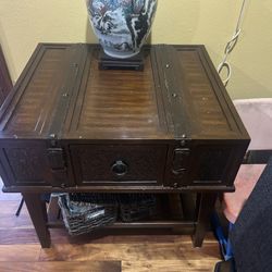 Coffee table with end table