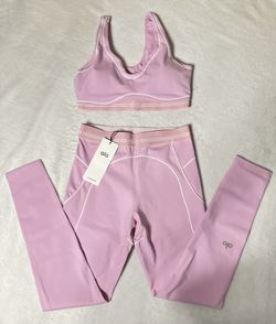 🎀 Baby Pink Alo Yoga Set Size M
