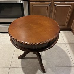 Round Table / Side Table/ Tea Table 
