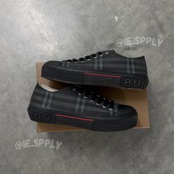 B Berry Black Sneakers
