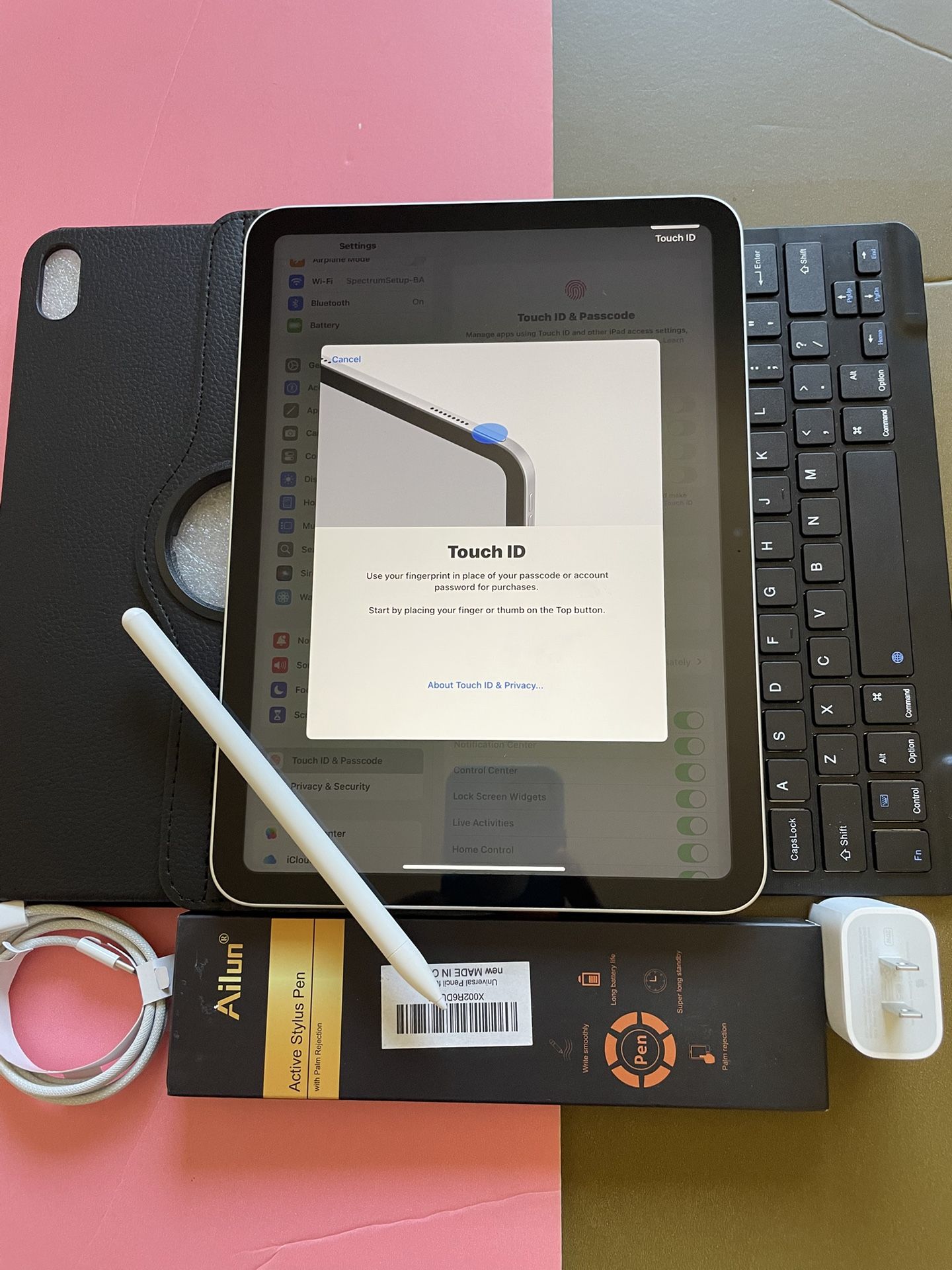 256gb Apple IPad 10th Generation (10.9” Liquid / 2022 model) with pen, keyboard, case & Accessories (warranty 2026)