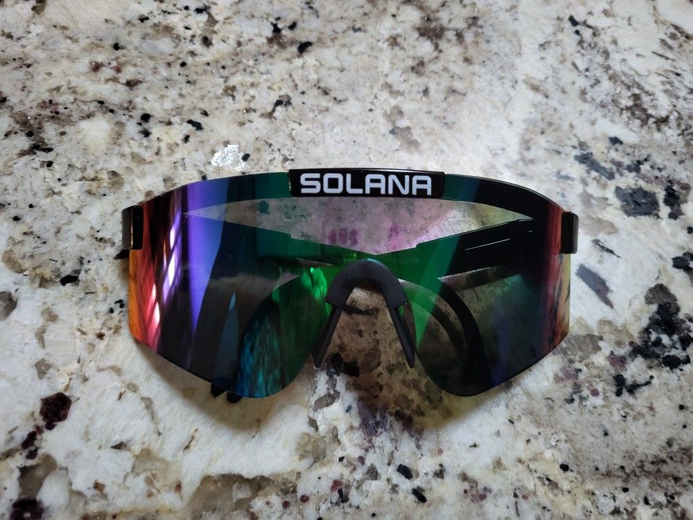 NEW W/NO TAGS SALANA POLARIZED SUNGLASSES