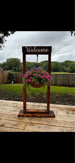 🌿 Handmade Rustic Welcome Sign with Hanging Basket Hook 🌿