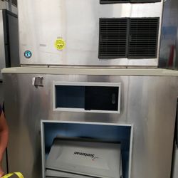 Used Hoshizaki 1875 lbs Ice Maker With Bin 