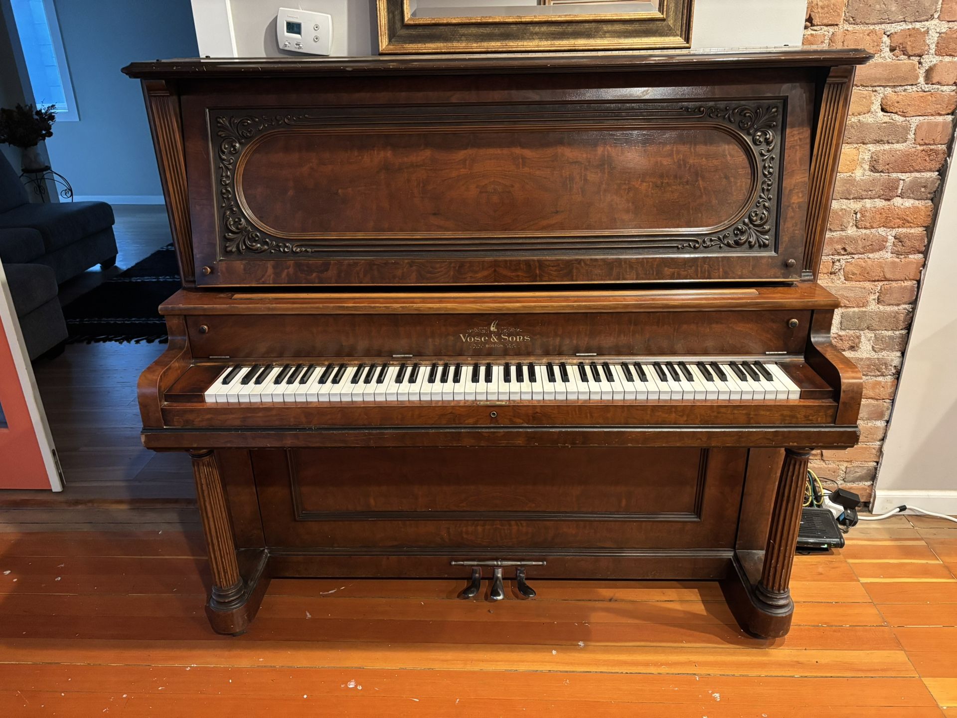 Free Vose & Sons piano