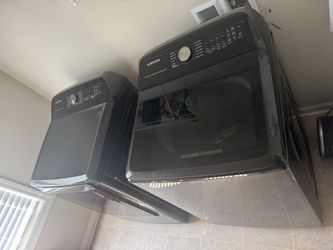 Samsung Washer & Dryer Set – Excellent Condition!