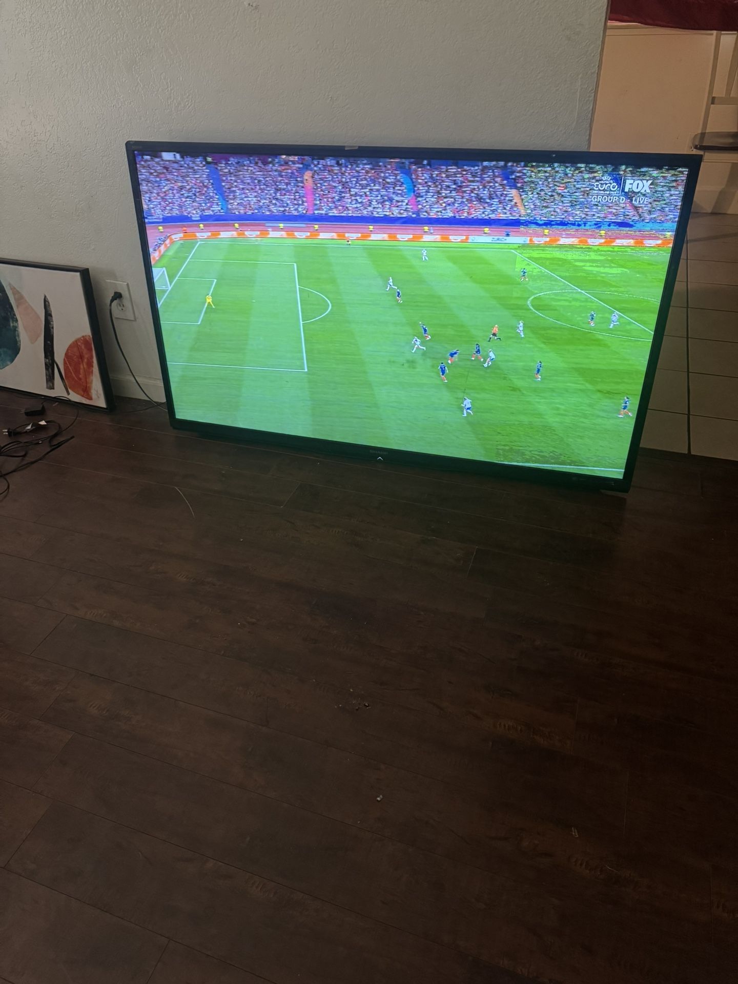 60” Inch Tv W/ Wall Mount OBO