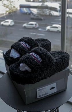 Balenciaga Slides