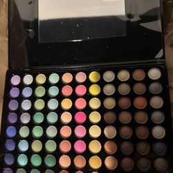 Eyeshadow Palette +🎁