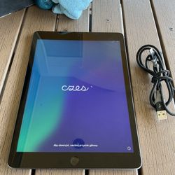 Apple iPad 9th Generation/w usb/lightning charger