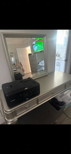 Vanity mirror and stool