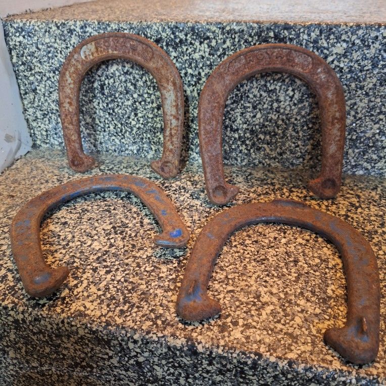 Vintage Royal Horseshoes Pitching Shoes 2 Pairs for Sale in Plant