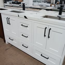 60in Double Sink Bathroom Vanity With Quartz Top & Sinks Included