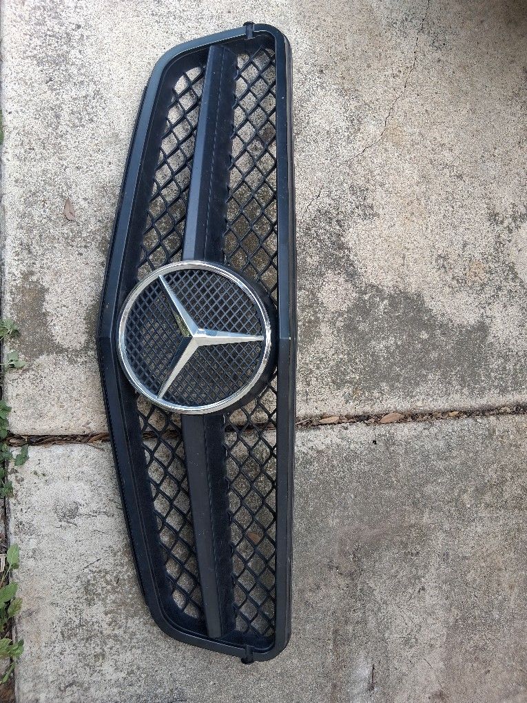 Mercedes Grill