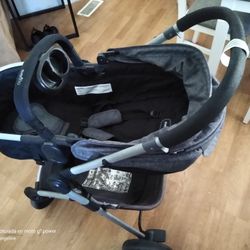 Evenflo - Pivot ..Stroller