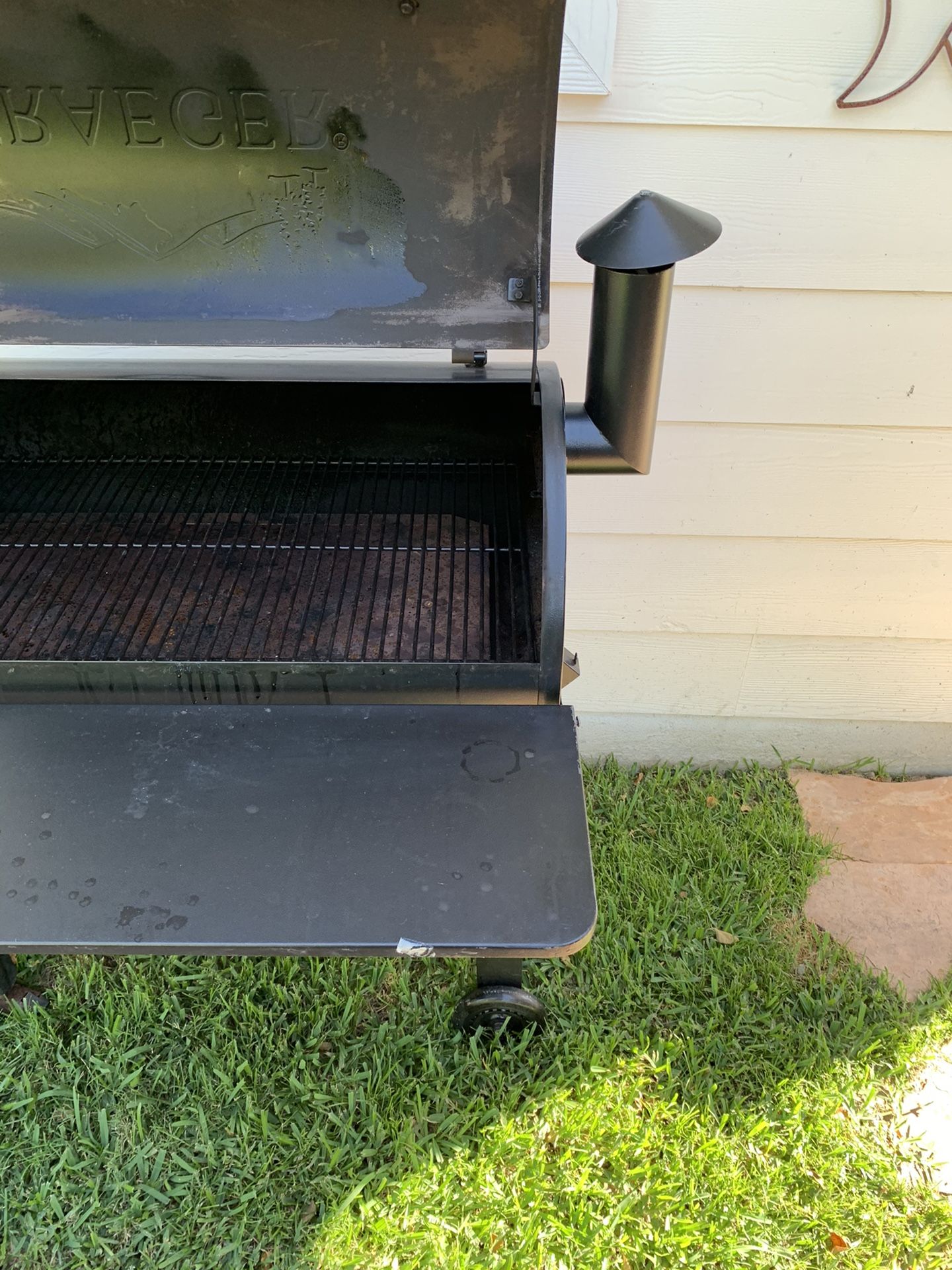 Traeger Pellet Grill TFB65LZB for Sale in Houston, TX OfferUp