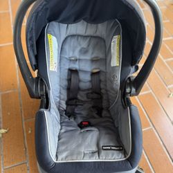 Graco Carseat and Base