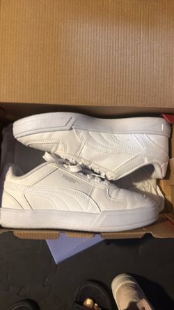 Women White Puma size 5