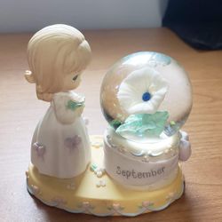 2000 Enesco September Snow Globe Precious Moment 