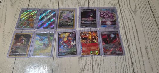 Pokémon Trading Cards Lot of 10