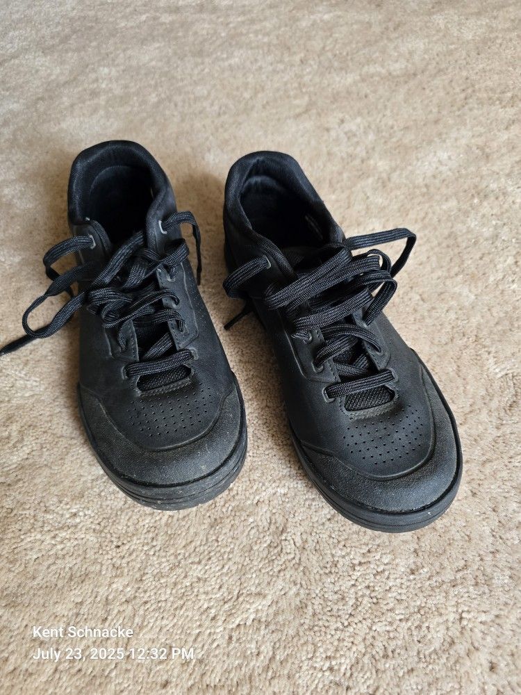 Mens Clip In Bike Shoes Shimano Size 10.5