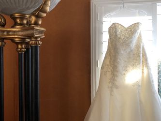 Deborahs Bridal Wedding dress /used Large