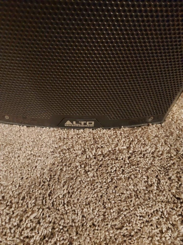 2 Alto Monitor