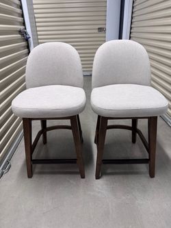 Pike & Main Ophelia Swivel Bar Stools Set of 2
