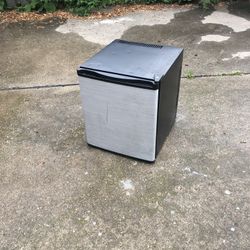 Small Personal Fridge 