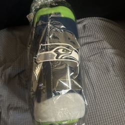 Seattle Seahawks Fleece Throw 50in X 60in / New 