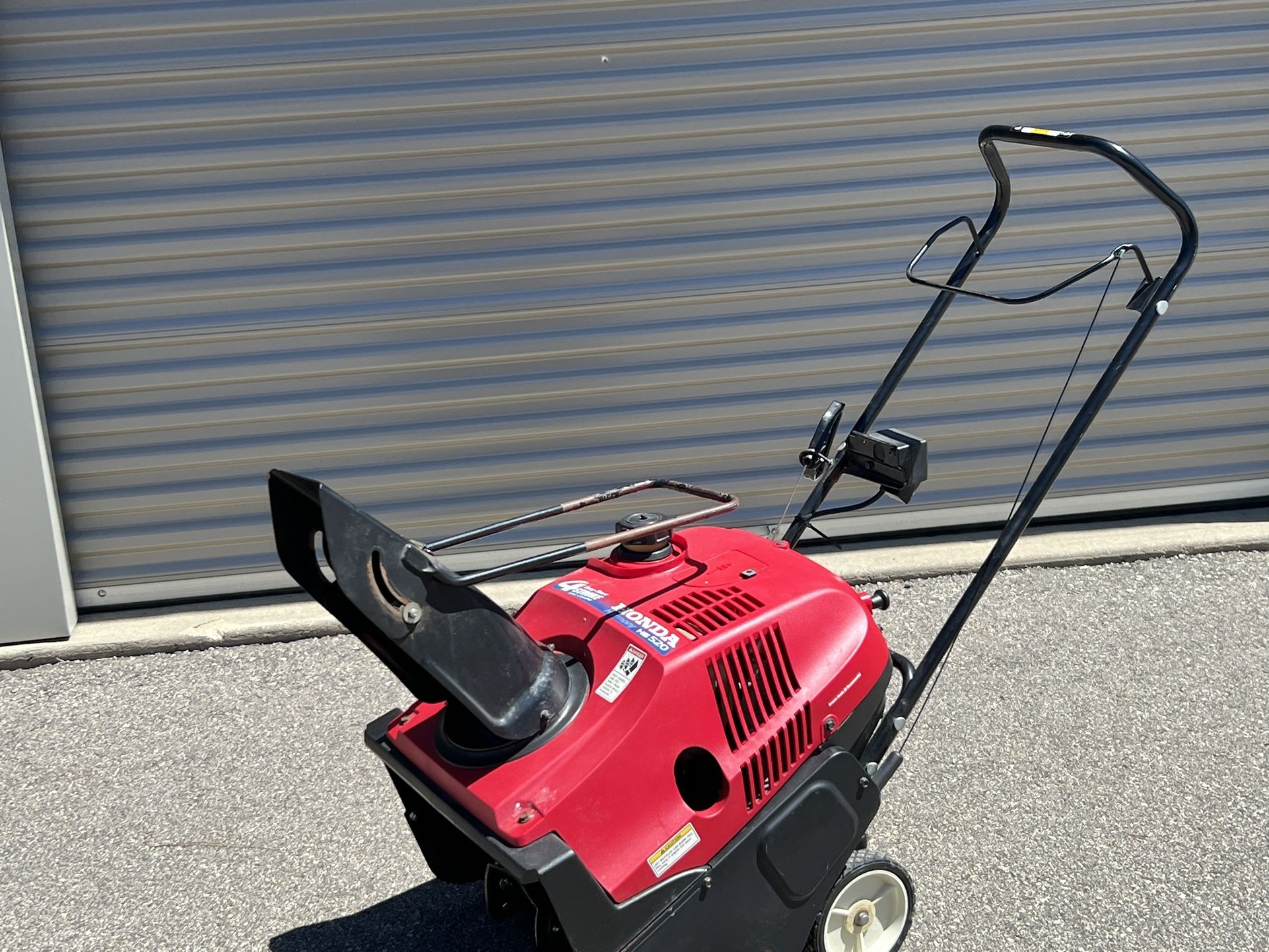 Honda Harmony HS 520 4 Stroke Single Stage Snow Thrower
