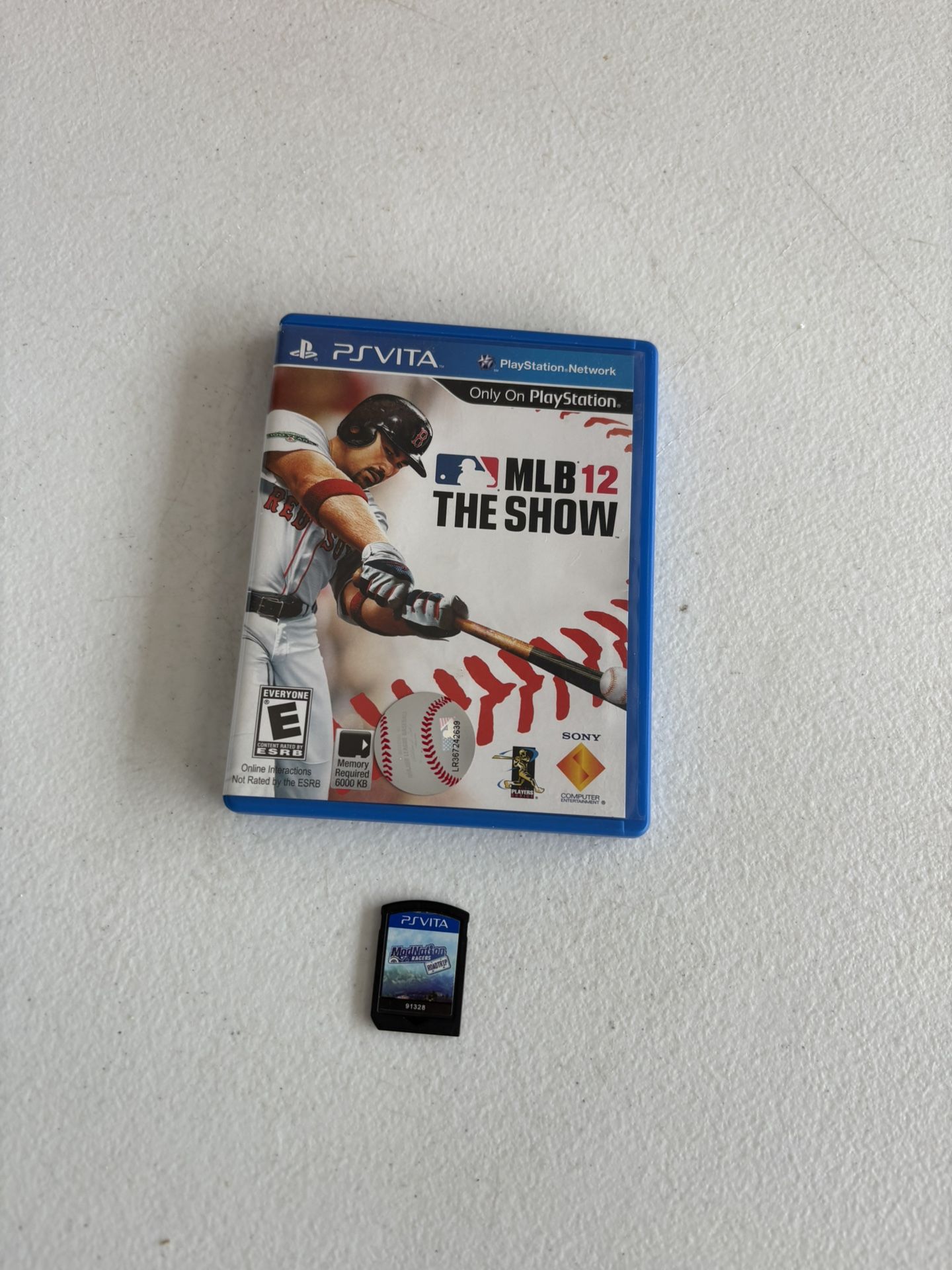 Sony PS Vita MLB 12 The Show and ModNation Racers game