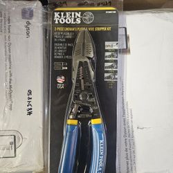 Klein Tools 2 Piece Linesman Pliers And Wire Stripper Kit