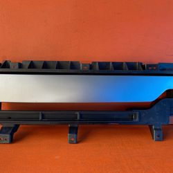 2022 - 2023 Hyundai Ioniq 5 Right Side Radiator Active Shutter OEM 86990-G1000