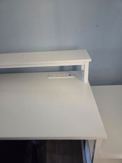 Computer desk