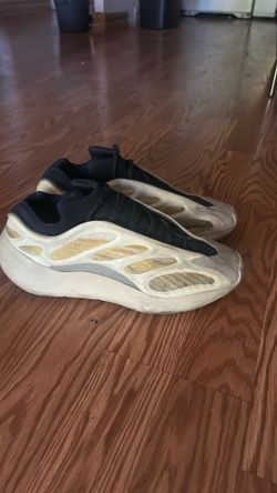 Yeezy 700 V3