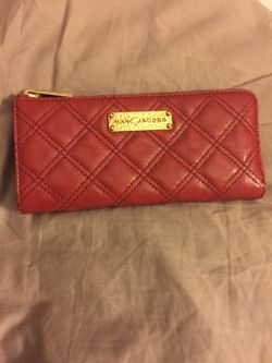 Marc Jacobs double stiched zip around wallet