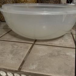 XL Tupperware Salad Bowl with Red Lid