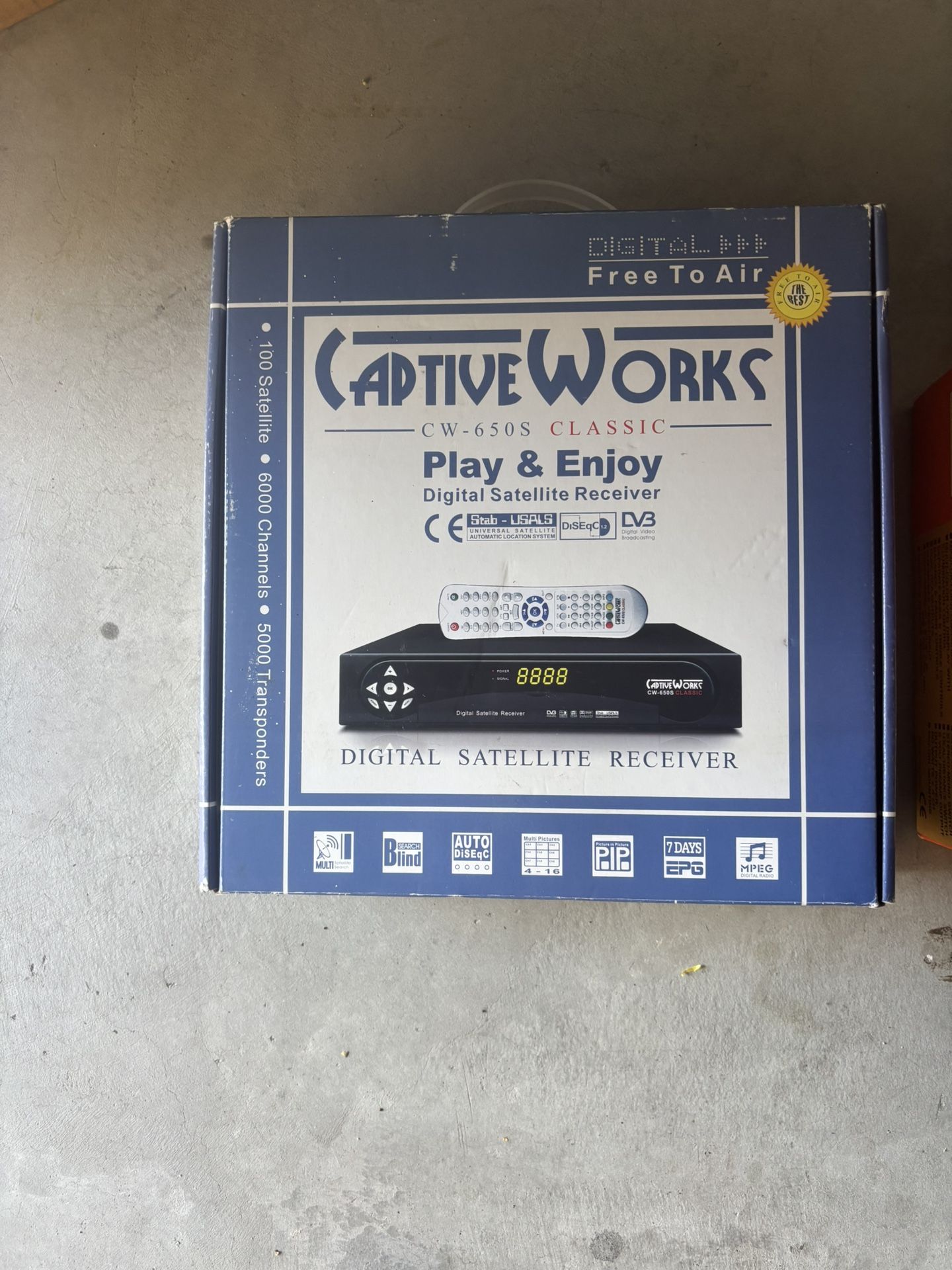 New In Box Captive Works CW-650S Classic Digital Free to Air Satellite Receiver