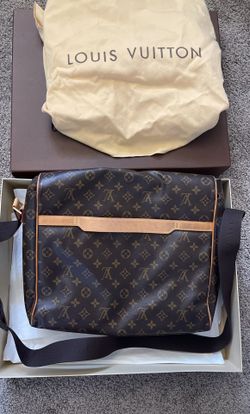 Louis Vuitton Messenger Bag (Real)