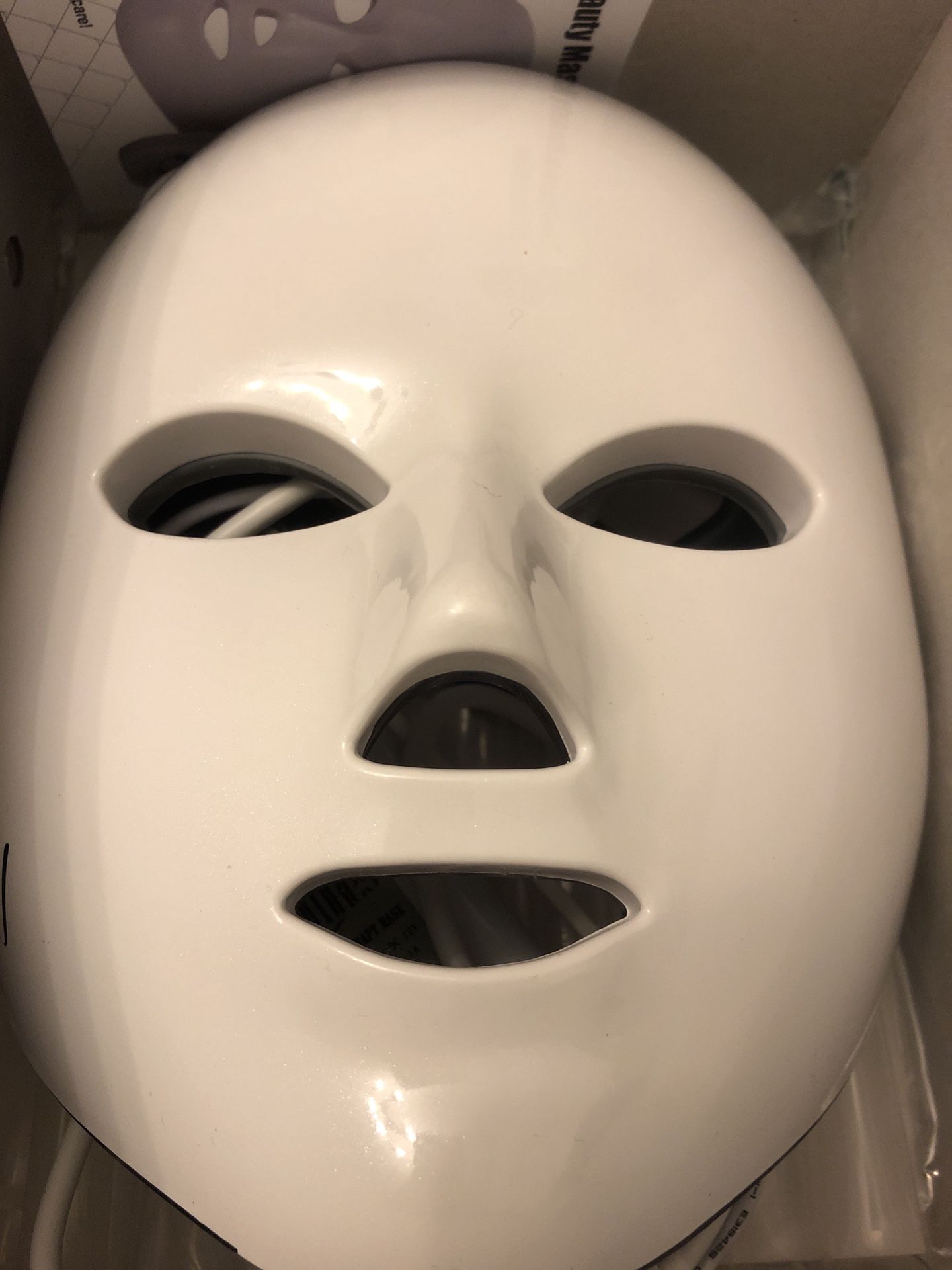 LG Derma LED Mask (BWJ1)