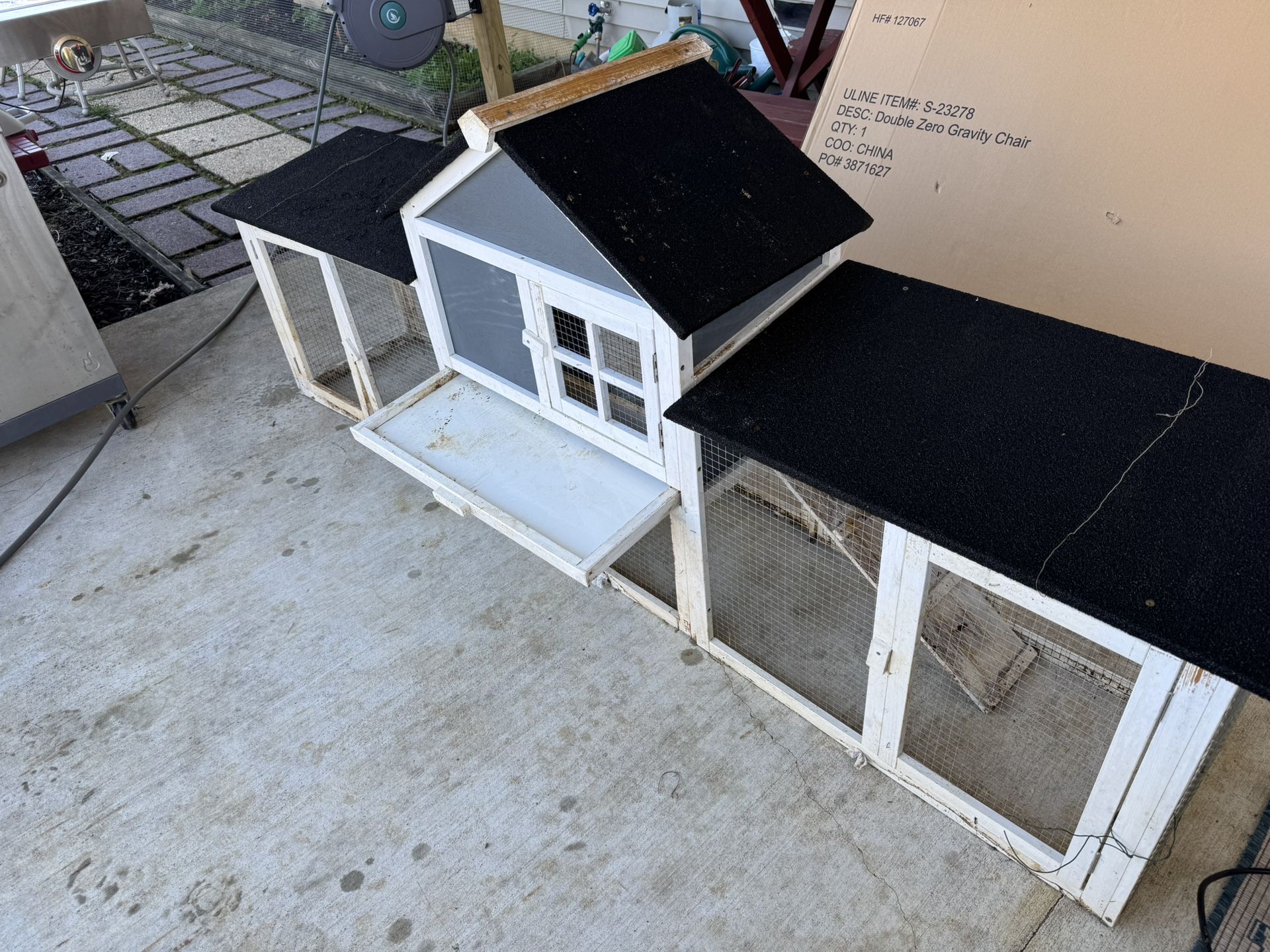 Outdoor And Indoor Chicken Coop 