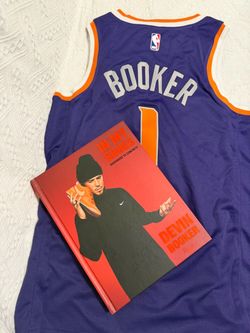 Booker《In My Shoes》pre-signed copy