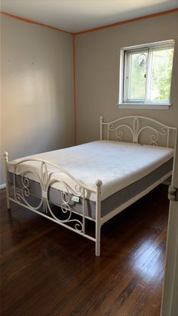 Full bed frame *mattress not included just bed frame