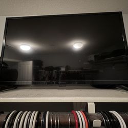 Insignia 32 inch TV